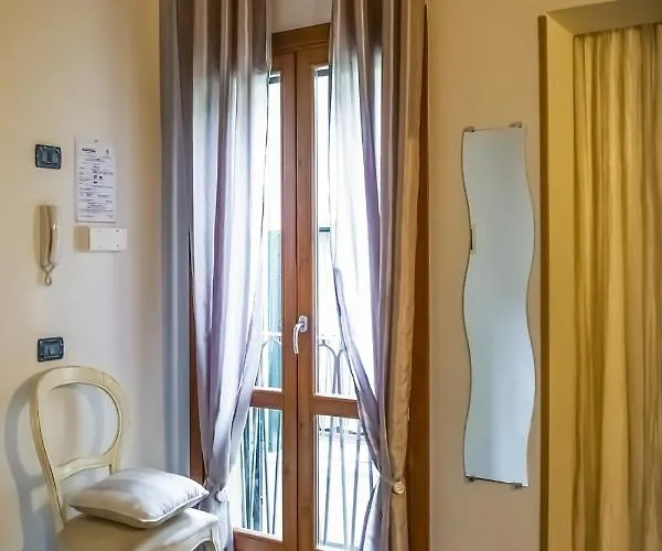 L'ippogrifo Bed & Breakfast 2*